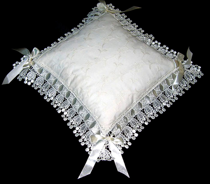  Cushion with Embroidery ( Cushion with Embroidery)