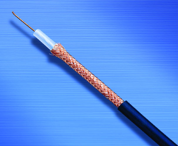  Coaxial Cable (Câble coaxial)