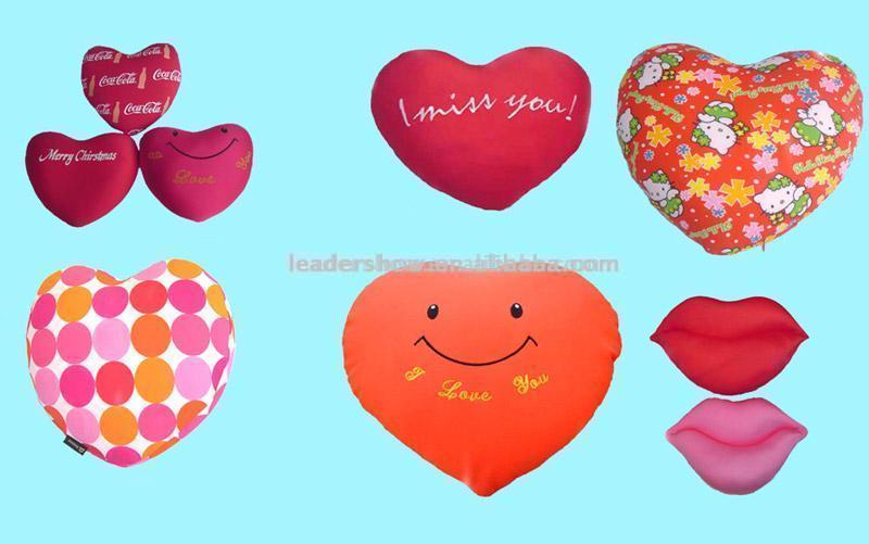 Valentine Cushions and pillows (Valentine und Kissen)