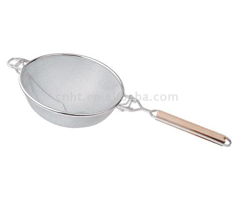  Colander with Wood Handle (Passoire avec Manche Bois)