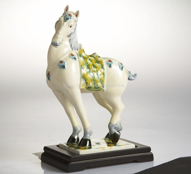  Unique Handmade Horse (Tang Dynasty) (Верховая уникальной ручной работы (династия Тан))