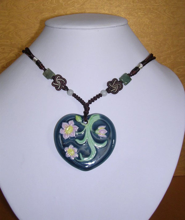  Handmade Ceramic Necklace/Pendant (Handmade Ceramic Necklace / Pendant)