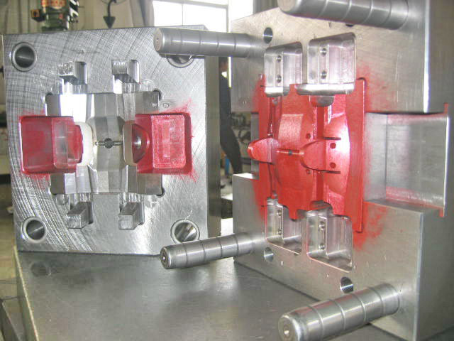  Plastic Injection Mould (Kunststoff-Spritzguss)
