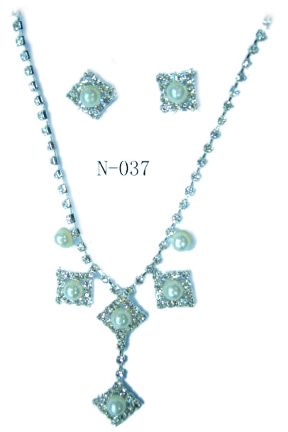  Necklace Set