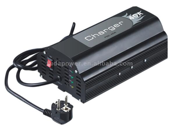  Battery Charger (Chargeur de batterie)