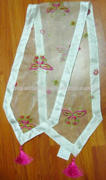  Embroidered Butterfly Table Runner (Вышитая бабочка таблице дорожка)