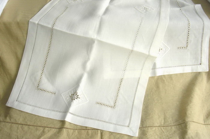  Cocktail Napkin (Doily) with Handmade Hemstitch, Cutwork and Drawnwork ( Cocktail Napkin (Doily) with Handmade Hemstitch, Cutwork and Drawnwork)