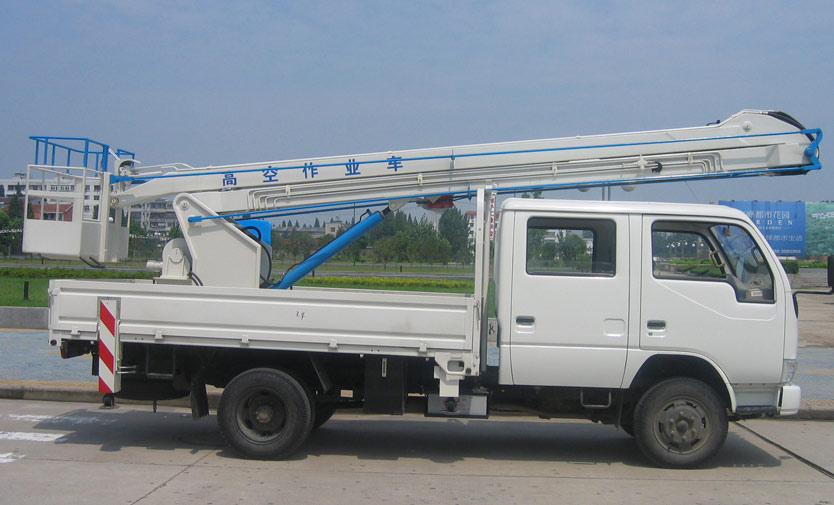 CLW5040JGKZ High-Altitude Operation Truck (CLW5040JGKZ High-Altitude Operation Truck)