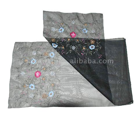  Silk Needlework Deltoid Scarf (Écharpe de soie Needlework Deltoid)