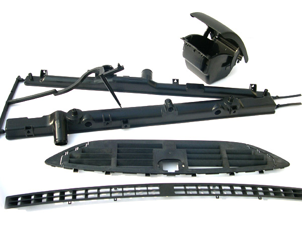  Automobile Plastic Fitting