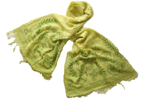  Embroidered Wool Scarf (Écharpe en laine brodée)
