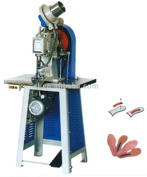  Riveting & Eyeletting Machine (Rivetage et oeillets Machine)