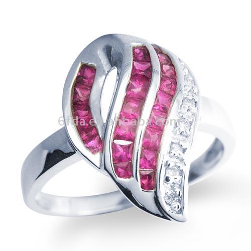  18K Gold Ruby Diamond Ring ( 18K Gold Ruby Diamond Ring)