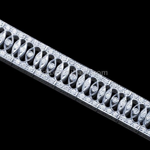  Men`s 18K Gold Diamond Bracelet (Men`s 18K Gold Diamond Bracelet)