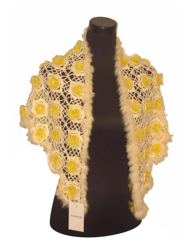  Hand-Knitted Caddice Cape with Rabbit Fur (Tricotés main Caddice Cape avec fourrure de lapin)