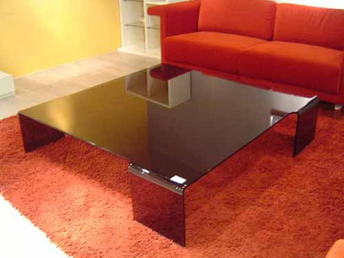 Glass Table (Glass Table)