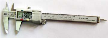  Digital Calipers (Pied à coulisse digital)