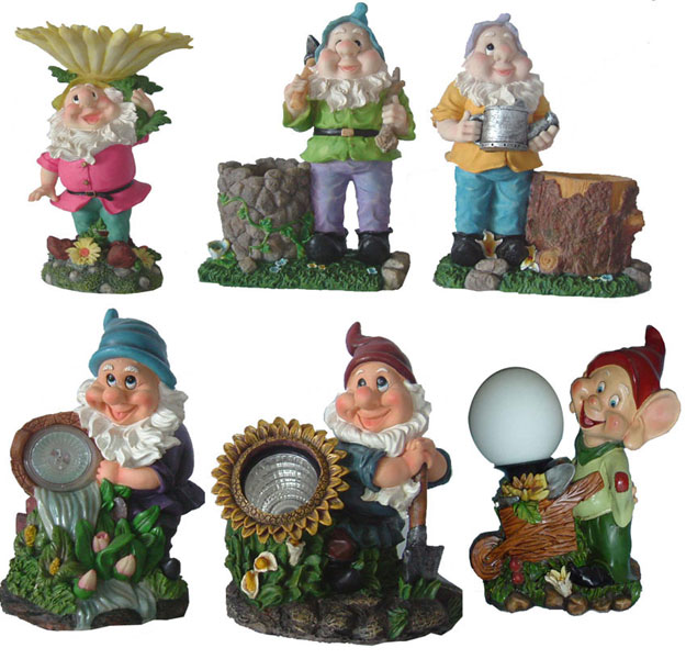  Polyresin Gnome with Solar Light
