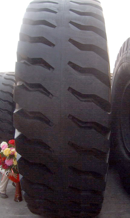  Mining OTR Tire E3 or E4(40.00-57, 36.00-51, 33.00-51, 27.00-49) (Mining OTR Tire E3 ou E4 (40.00-57, 36.00-51, 33.00-51, 27.00-49))