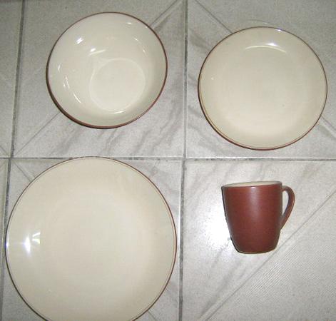  Stoneware Dinnerware ( Stoneware Dinnerware)
