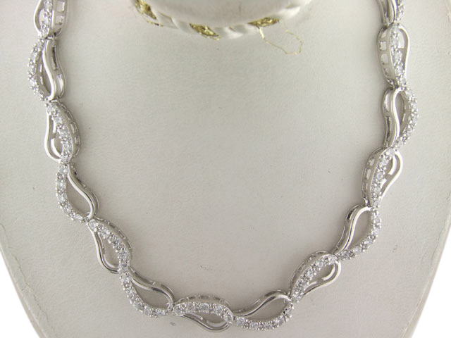  Necklace (Collier)