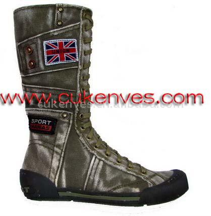  Women`s Fashion Boots (Women`s Fashion Boots)