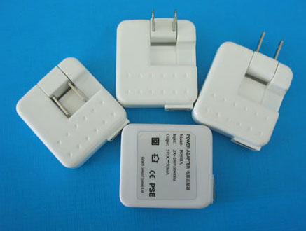  iPod Compatible Charger (IPod совместимое зарядное устройство)