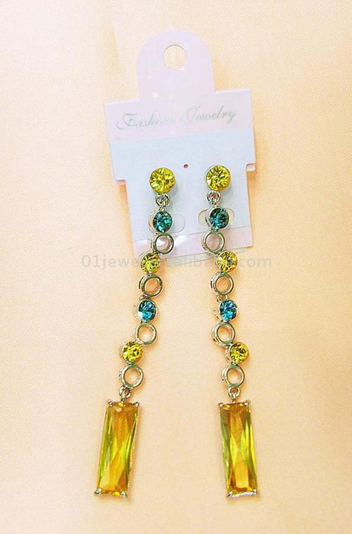  Rhinestone Earrings (Boucles d`oreilles en strass)