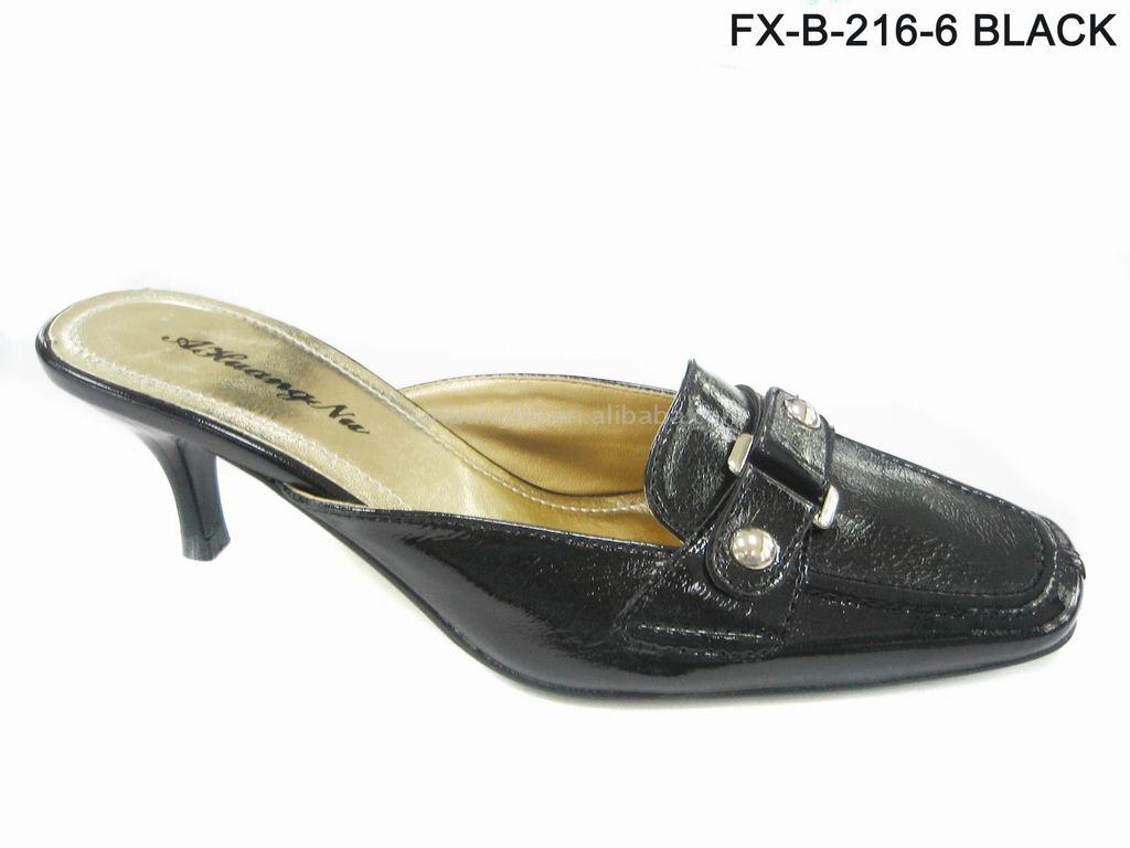  Sandals (Sandales)