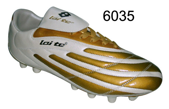  Soccer Shoes with TPU Outsole (Football Chaussures à semelle extérieure en TPU)
