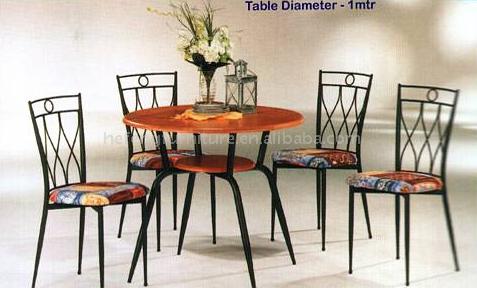  Dining Table and Chair Set (Dining Table et chaises en)