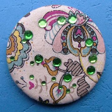  Costume Brooch (Costume Broche)