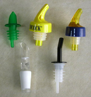  Plastic Bottle Pourer ( Plastic Bottle Pourer)