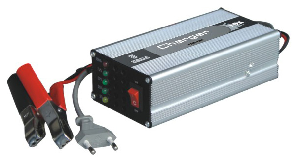  Battery Charger (Chargeur de batterie)