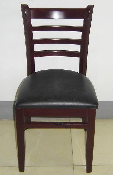  Wooden Chair (Chaise en bois)