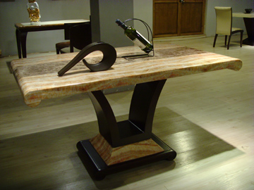  Dining Table (Обеденный стол)