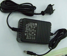  AC/DC Plug-in Type Linear Adapter (AC / DC Plug-in de type linéaire Adapter)