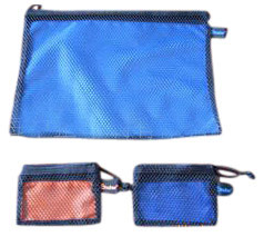  Plastic Bags (Sacs en plastique)