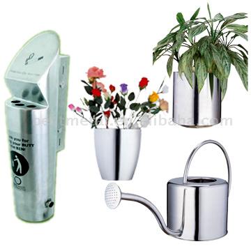  Ash Bins, Flower Pots and Watering Cans (Ash Bacs, Pots de fleurs et d`arrosoirs)