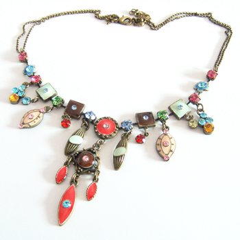  Necklace in Exclusive Beauty ( Necklace in Exclusive Beauty)