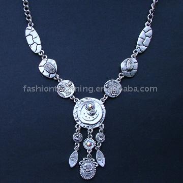  Necklace (Collier)