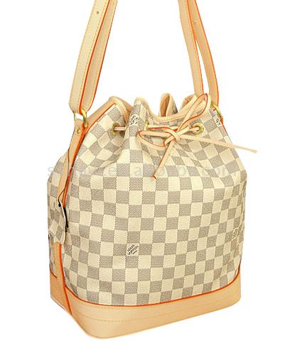  Branded Ladies` Handbag ()