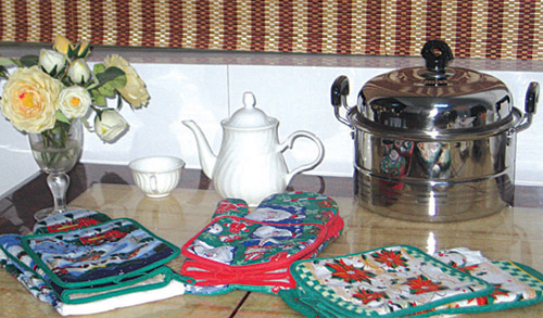  Oven Mitt, Potholder and Towel (Oven Mitt, Кухонная тряпка-прихватка и полотенце)