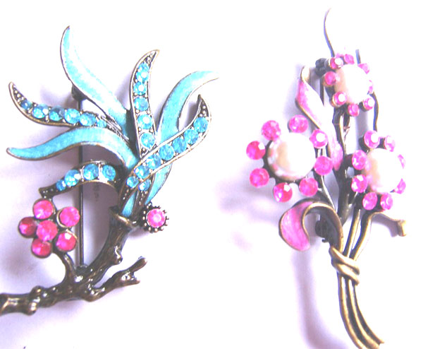  Brooch (Брошь)