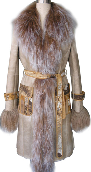  Ladies` Beige Lamb Coat ()