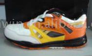  Sports Shoes (Спортивная обувь)