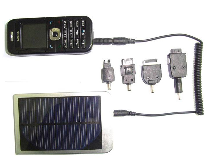  Solar Charger (Chargeur solaire)