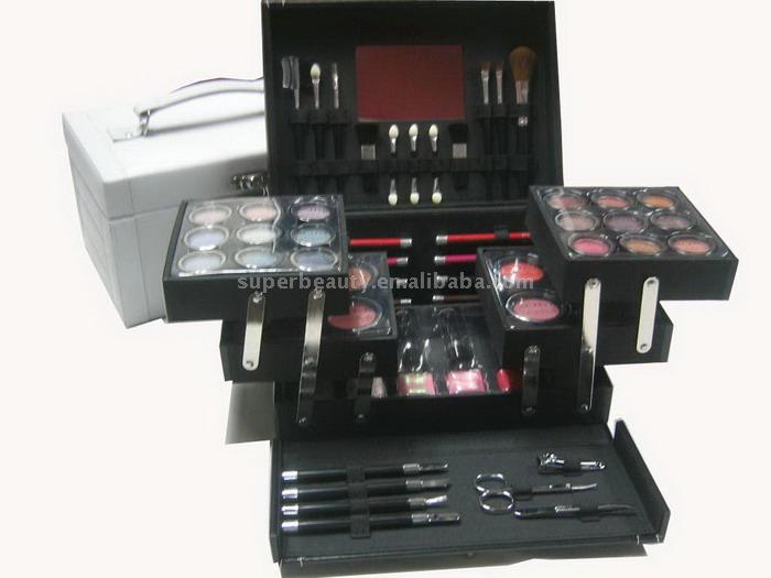  Cosmetic Set (Косметический набор)