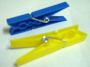  Plastic Clothes Pegs