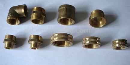  brass and copper pipe fittings (laiton et de raccords de tuyauterie en cuivre)